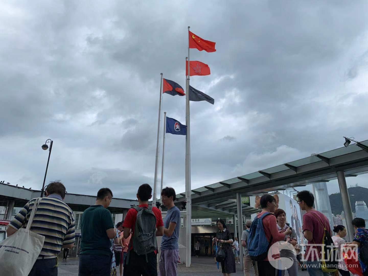 凰家看台|房地产的废墟里,八冠王在自救
